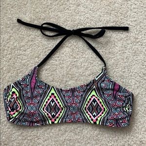 Triangle Patterned Small Bikini Top